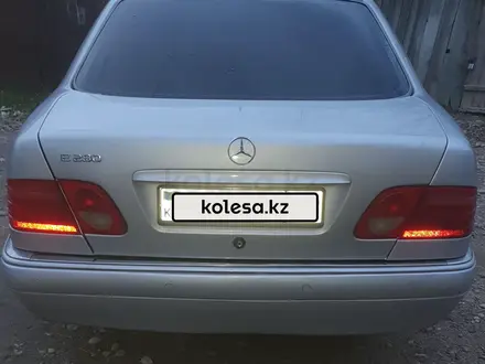 Mercedes-Benz E 320 1997 года за 3 000 000 тг. в Тараз – фото 3