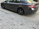 Toyota Camry 2020 года за 12 200 000 тг. в Алматы – фото 4