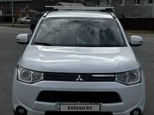 Mitsubishi Outlander, 2012
