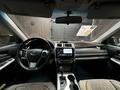 Toyota Camry 2014 года за 7 700 000 тг. в Актобе – фото 20