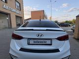 Hyundai Solaris 2018 года за 5 000 000 тг. в Уральск – фото 3