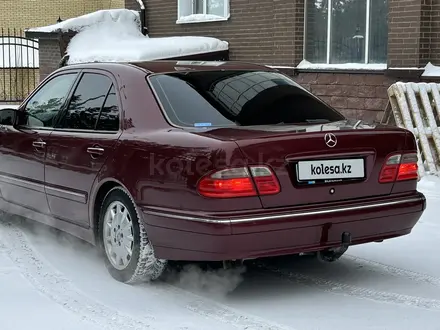 Mercedes-Benz E 320 2000 года за 6 000 000 тг. в Караганда – фото 5