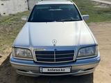 Mercedes-Benz C 240 1998 годаүшін4 500 000 тг. в Актобе – фото 4