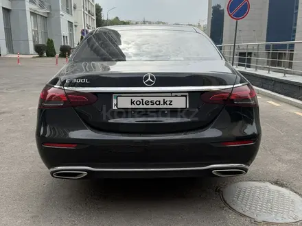 Mercedes-Benz E 300 2023 года за 30 000 000 тг. в Алматы – фото 15