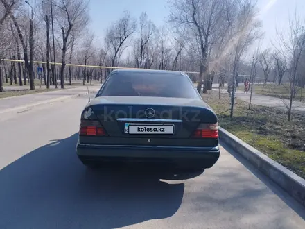 Mercedes-Benz E 280 1995 года за 2 100 000 тг. в Алматы – фото 4