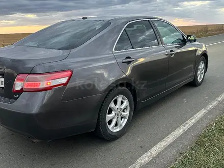 Toyota Camry 2010 года за 5 600 000 тг. в Актобе – фото 3