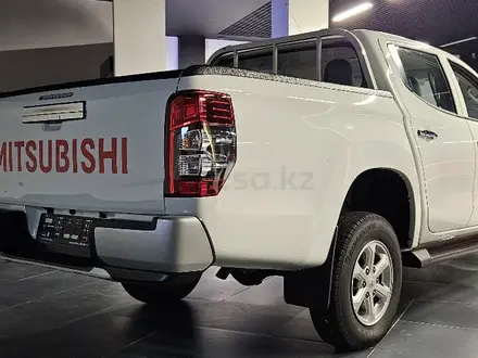 Mitsubishi L200 2023 года за 14 200 000 тг. в Актобе – фото 5