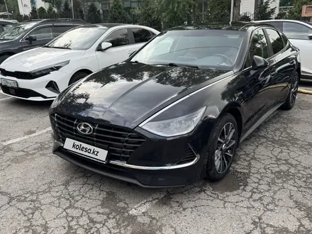 Hyundai Sonata 2023 года за 9 900 000 тг. в Алматы – фото 2