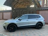 Volkswagen Tiguan 2022 года за 16 700 000 тг. в Шымкент – фото 3