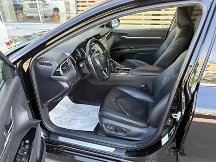 Toyota Camry Prestige 2020 года за 13 600 000 тг. в Астана – фото 12