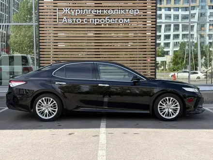 Toyota Camry Prestige 2020 года за 13 600 000 тг. в Астана – фото 17