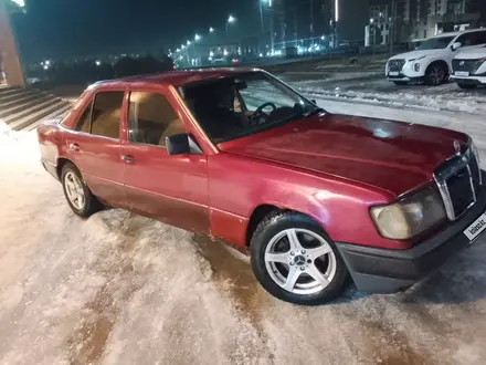 Mercedes-Benz E 230 1992 года за 750 000 тг. в Караганда – фото 2
