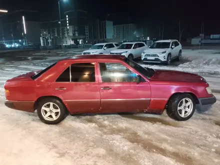 Mercedes-Benz E 230 1992 года за 750 000 тг. в Караганда – фото 3
