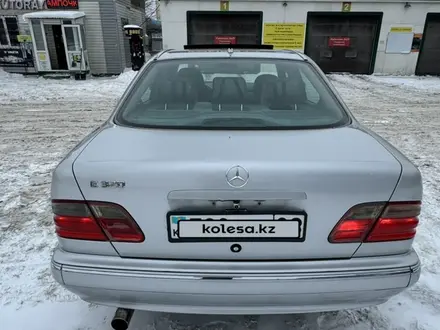 Mercedes-Benz E 320 2000 года за 4 900 000 тг. в Астана – фото 7