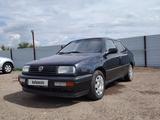 Volkswagen Vento 1993 года за 1 139 774 тг. в Караганда – фото 2