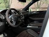 Mercedes-Benz GL 63 AMG 2014 годаfor23 000 000 тг. в Алматы – фото 4