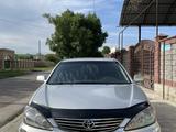 Toyota Camry 2004 года за 6 200 000 тг. в Жетысай – фото 3