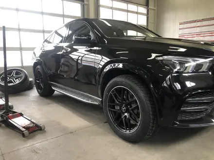 Оригинальные диски R20 на Mercedes GLS, GLE, GL, ML, EQS и др. Мерседес за 835 000 тг. в Алматы – фото 29