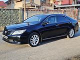 Toyota Camry 2012 года за 9 700 000 тг. в Актобе – фото 3