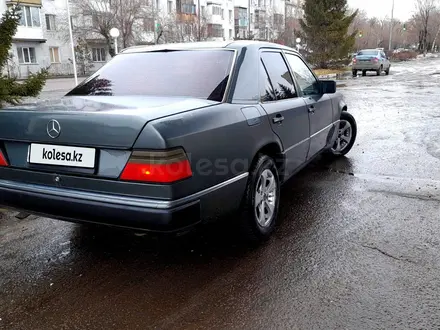 Mercedes-Benz E 200 1993 года за 900 000 тг. в Петропавловск – фото 6