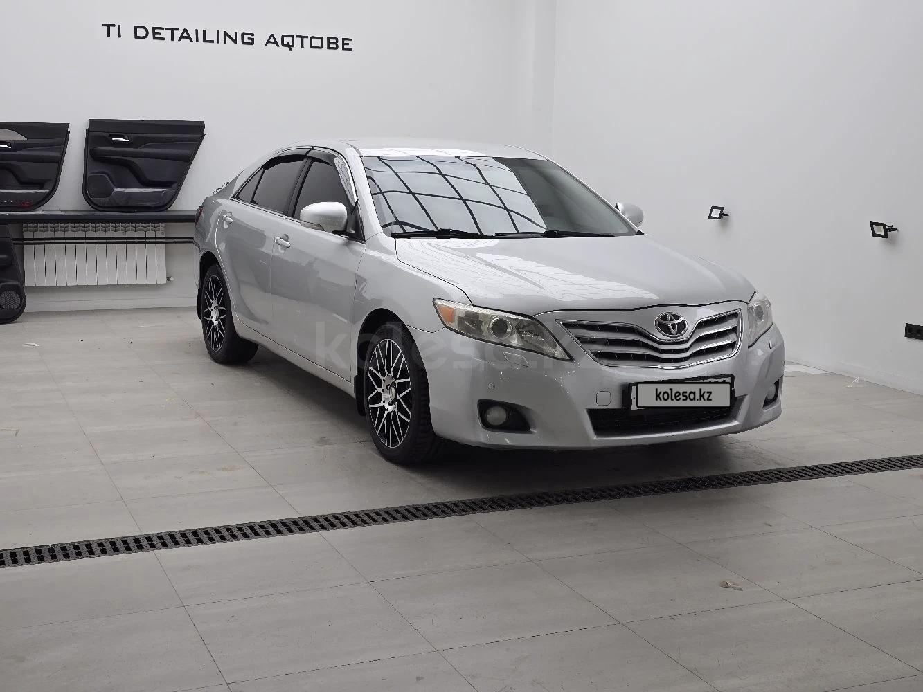 Toyota Camry 2010 г.