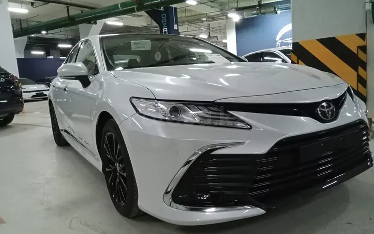 Toyota Camry 2023 года за 30 000 000 тг. в Алматы