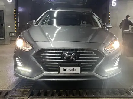 Hyundai Sonata 2019 года за 8 000 000 тг. в Астана – фото 2