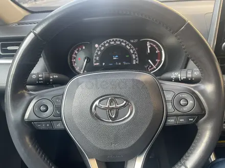 Toyota RAV4 2021 года за 23 000 000 тг. в Алматы – фото 40