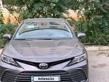 Toyota Camry 2022 годаfor13 500 000 тг. в Шымкент – фото 3