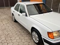 Mercedes-Benz E 260 1992 года за 2 200 000 тг. в Астана