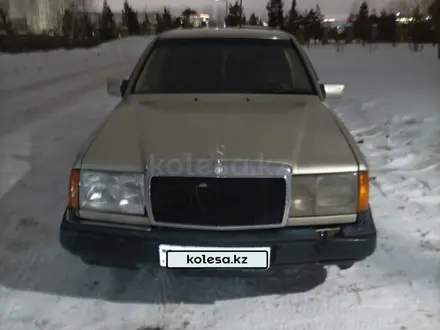 Mercedes-Benz E 260 1991 года за 800 000 тг. в Астана