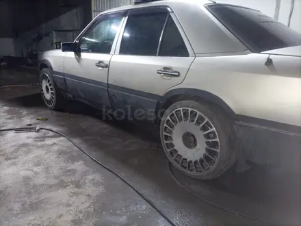 Mercedes-Benz E 260 1991 года за 800 000 тг. в Астана – фото 9