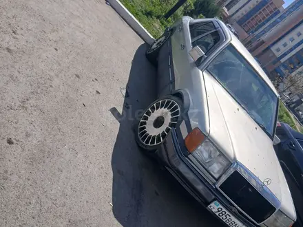 Mercedes-Benz E 260 1991 года за 800 000 тг. в Астана – фото 14