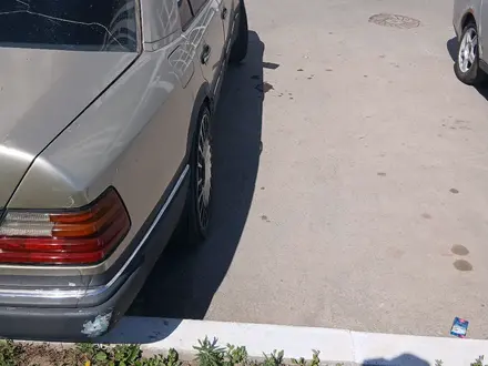 Mercedes-Benz E 260 1991 года за 800 000 тг. в Астана – фото 17