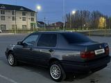 Volkswagen Vento 1994 годаfor1 500 000 тг. в Кызылорда – фото 2