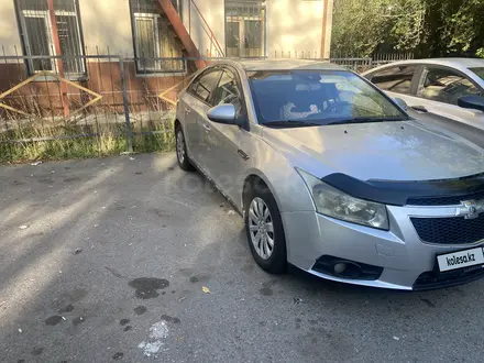 Chevrolet Cruze 2010 года за 2 300 000 тг. в Алматы – фото 8