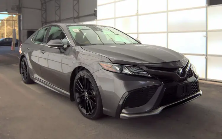 Toyota Camry Elegance eCVT 2023 годаүшін10 000 000 тг. в Алматы