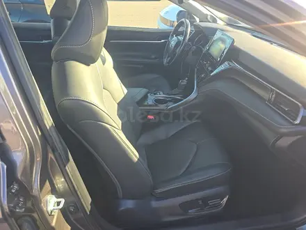 Toyota Camry Elegance eCVT 2023 года за 10 000 000 тг. в Алматы – фото 7