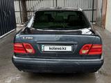 Mercedes-Benz E 280 1999 года за 2 900 000 тг. в Байсерке – фото 2