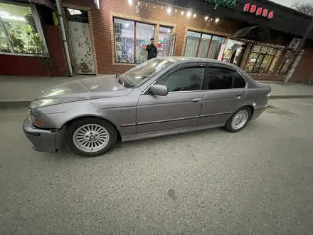 BMW 528 1996 года за 2 000 000 тг. в Алматы – фото 2