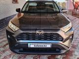 Toyota RAV4 2019 года за 14 000 000 тг. в Жанаозен – фото 2