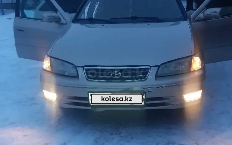 Toyota Camry 2001 годаүшін3 300 000 тг. в Караганда