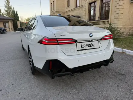 BMW 530 2025 года за 39 500 000 тг. в Алматы – фото 3