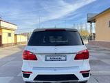 Mercedes-Benz GL 400 2014 года за 23 500 000 тг. в Шымкент – фото 5