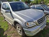 Mercedes-Benz ML 320 2002 годаүшін2 700 000 тг. в Уральск – фото 4