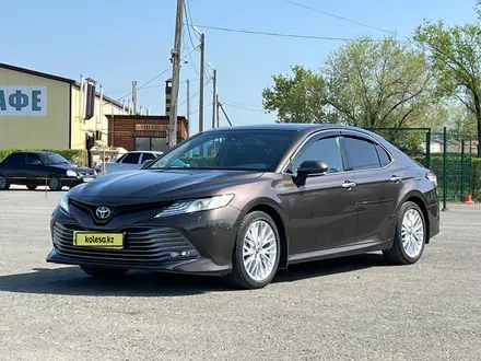 Toyota Camry 2020 года за 16 200 000 тг. в Уральск