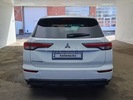 Mitsubishi Outlander 2022 года за 11 833 000 тг. в Актобе – фото 6