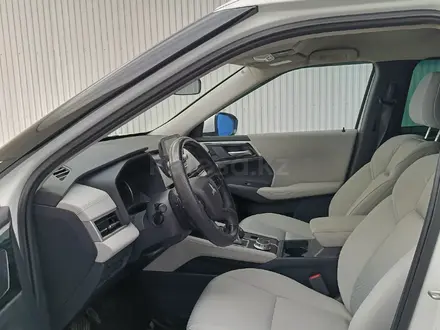Mitsubishi Outlander 2022 года за 11 833 000 тг. в Актобе – фото 7