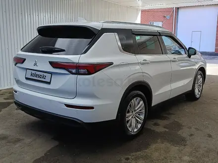 Mitsubishi Outlander 2022 года за 11 833 000 тг. в Актобе – фото 4