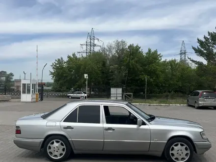 Mercedes-Benz E 320 1994 года за 2 450 000 тг. в Астана – фото 4